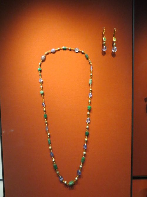 Necklace of emeralds, sapphires and pearls with matching earrings, British Museum.