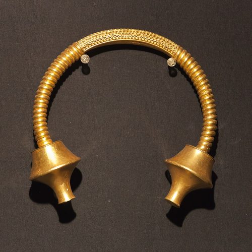 The gold torc from Burela, Galicia, with double-moulded terminals, the heaviest known from Iberia. Museo Provincial de Lugo.
