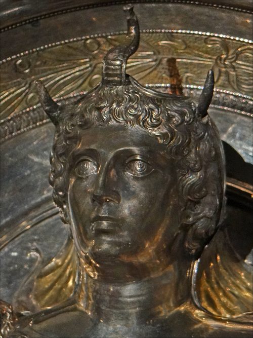Detail of the Africa dish: a bust in an elephant-skin headdress, Louvre.