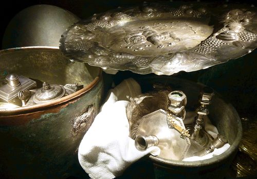 The Lohe Treasure displayed with its copper kettles, Stockholm, 2013.