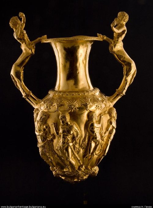 The amphora-rhyton with centaur handles.