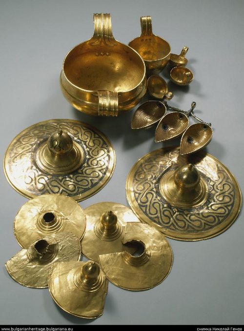 The vessels and domed discs of the Valchitran Treasure.