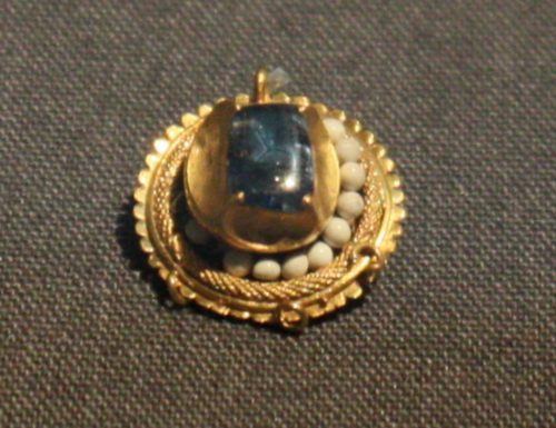 Gold pendant set with a blue stone, from the Fishpool Hoard, British Museum.