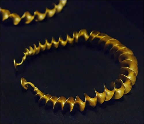 A twisted ribbon torc from the Stirling hoard, Scotland, 3rd to 1st century BC. National Museum of Scotland.
