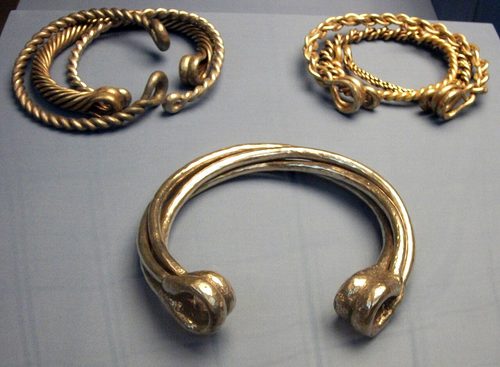 Torcs of silver, gold and electrum from the Snettisham hoards. British Museum.